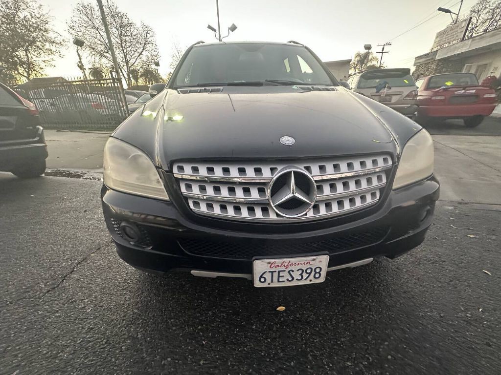 2008 Mercedes-Benz M-Class Image 2