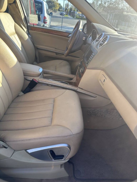 2008 Mercedes-Benz M-Class Image 9