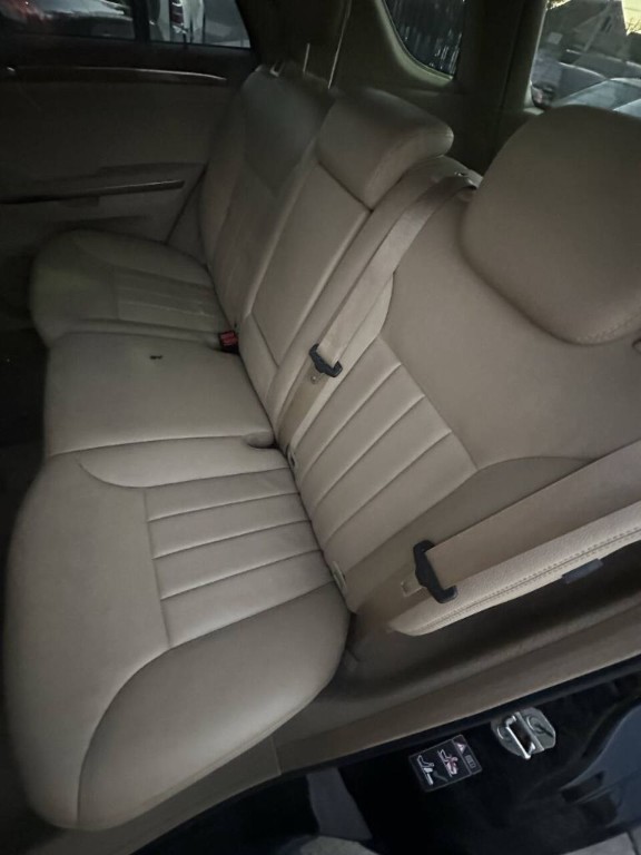 2008 Mercedes-Benz M-Class Image 11