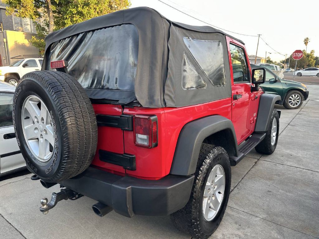 2010 Jeep Wrangler Image 6