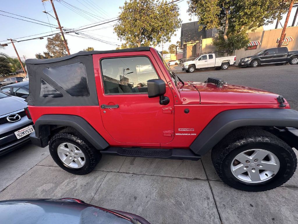 2010 Jeep Wrangler Image 9
