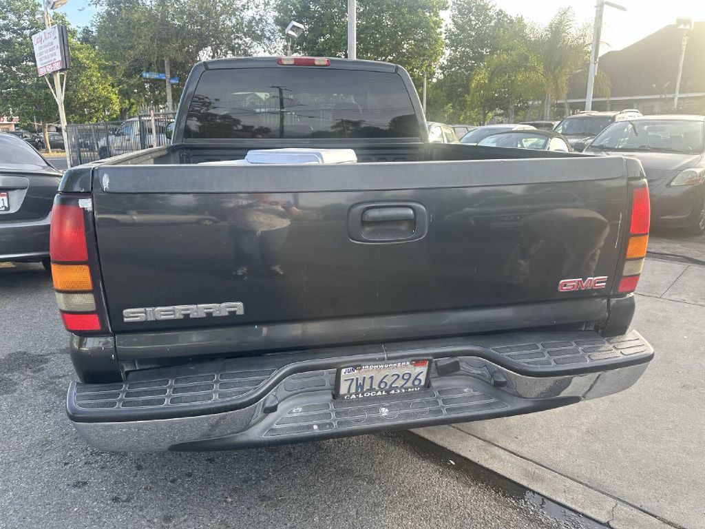 2005 GMC Sierra Image 5