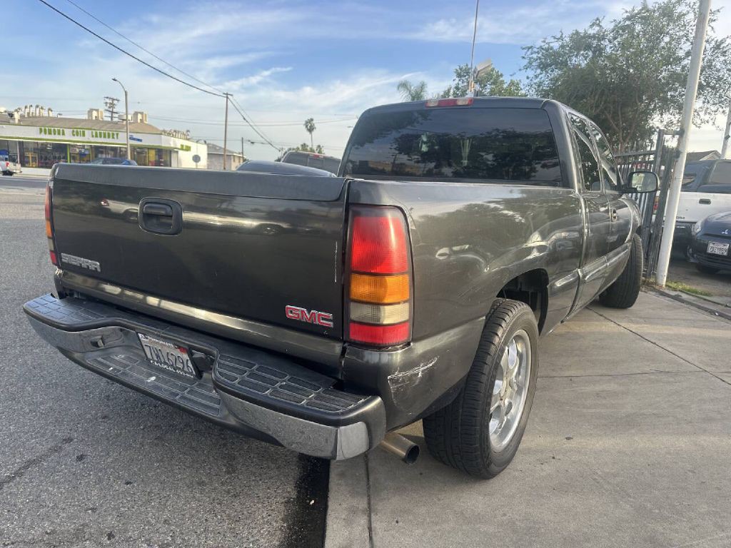 2005 GMC Sierra Image 6