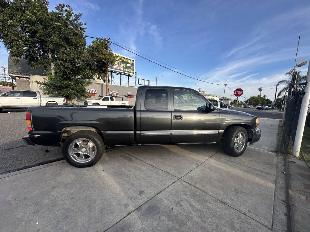 2005 GMC Sierra Image 8