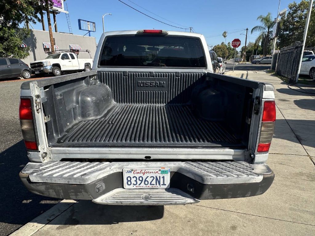2004 Nissan Frontier Image 5