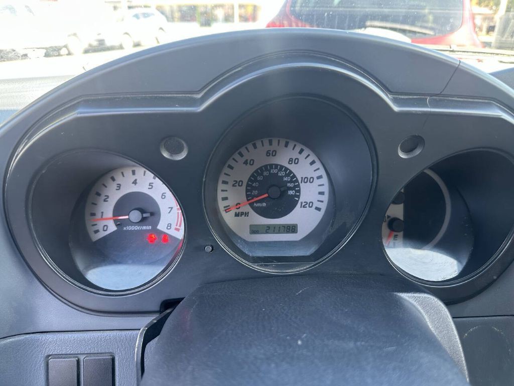 2004 Nissan Frontier Image 13