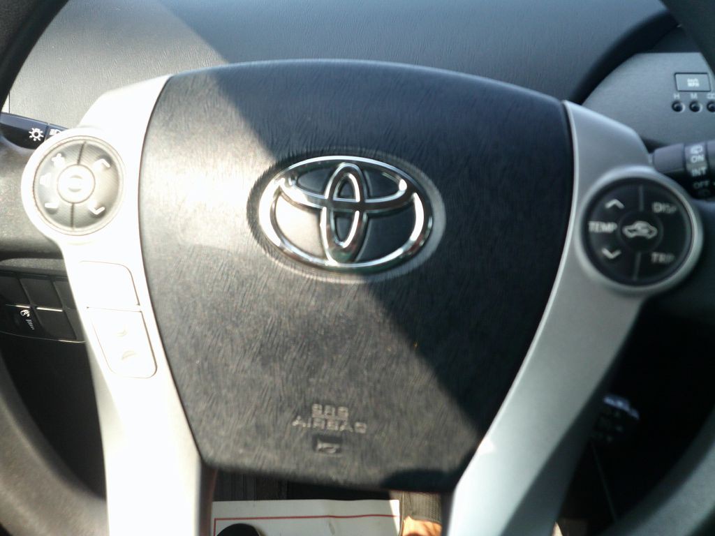 2013 Toyota Prius Image 8