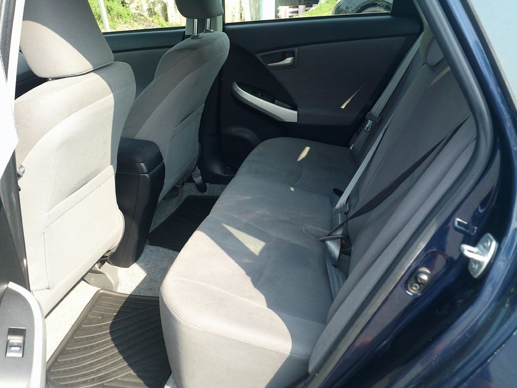 2013 Toyota Prius Image 12