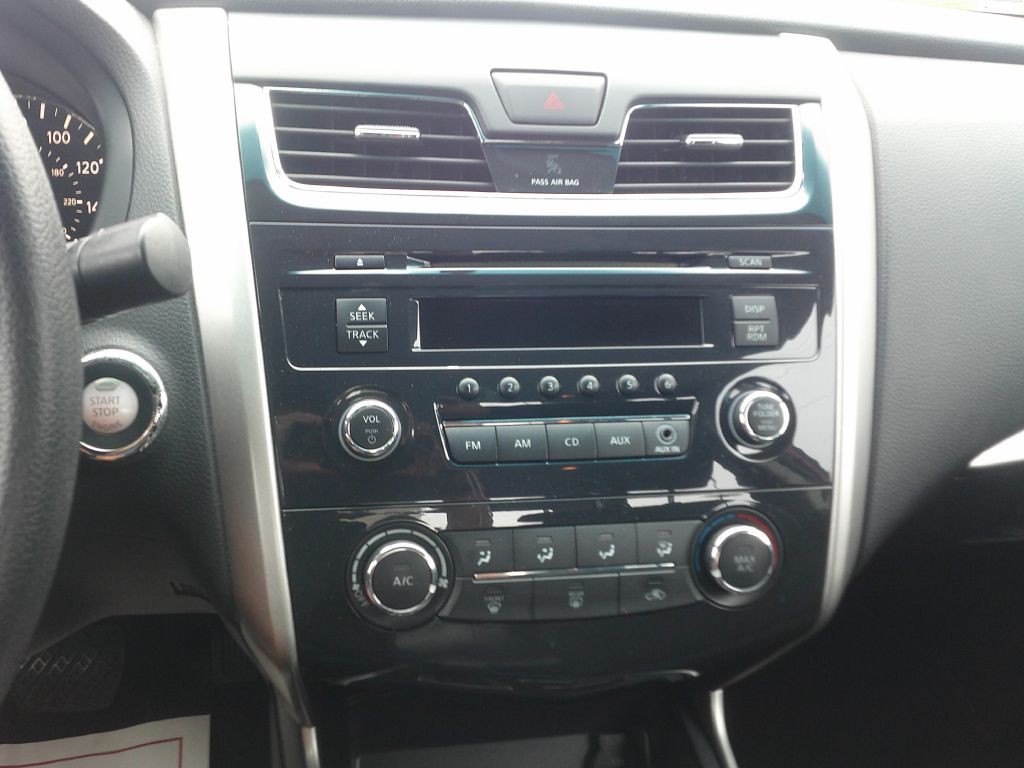 2015 Nissan Altima Image 8
