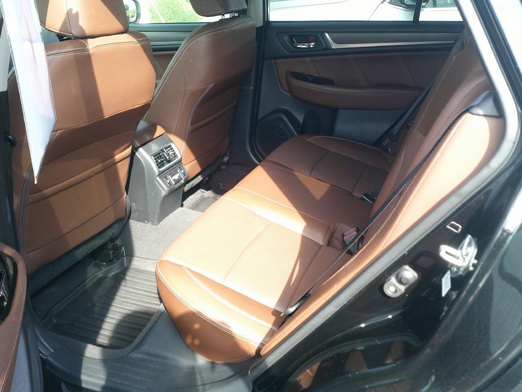 2018 Subaru Outback Image 17