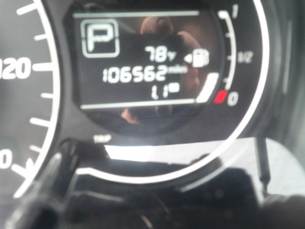 2016 Nissan Versa Image 6