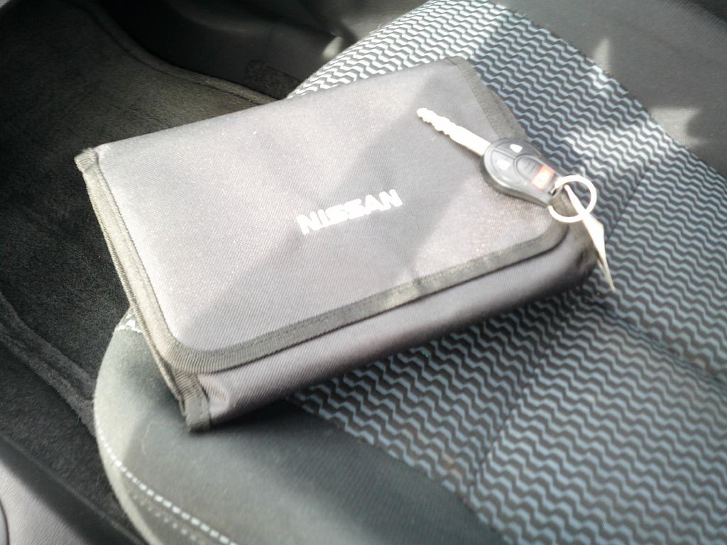 2016 Nissan Versa Image 11