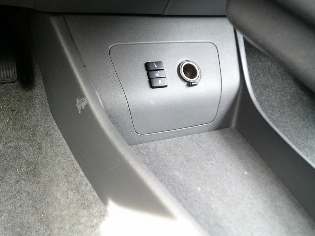 2010 Toyota Prius Image 12