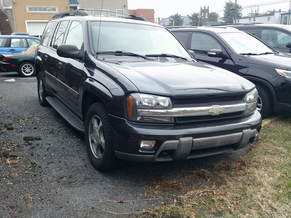 2004 Chevrolet Trailblazer Image 1