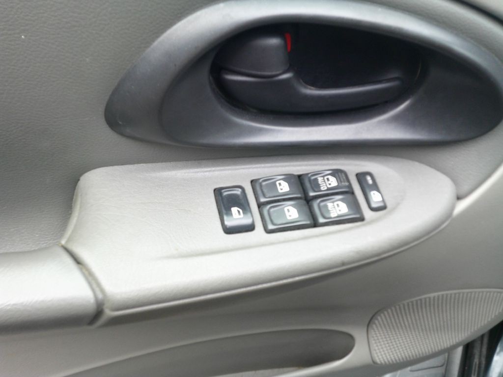 2004 Chevrolet Trailblazer Image 6