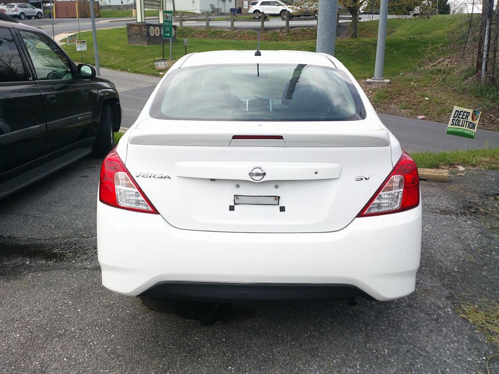 2019 Nissan Versa Image 4