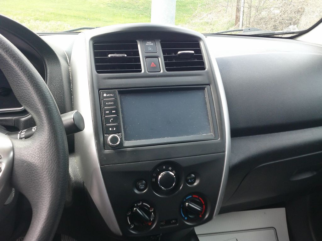 2019 Nissan Versa Image 8