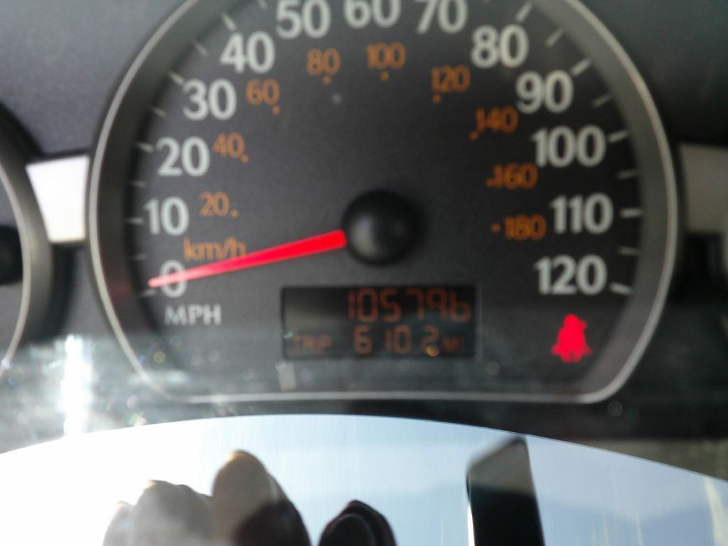 2003 Saturn ION Image 5