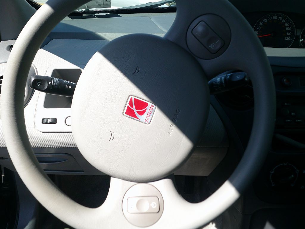 2003 Saturn ION Image 7