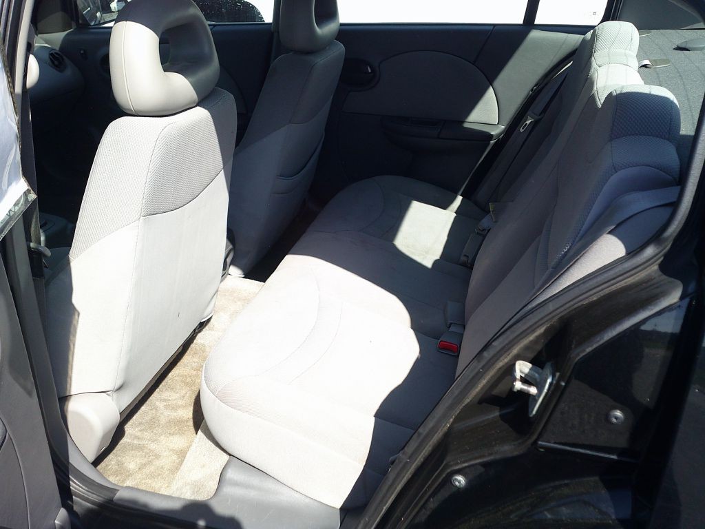 2003 Saturn ION Image 12