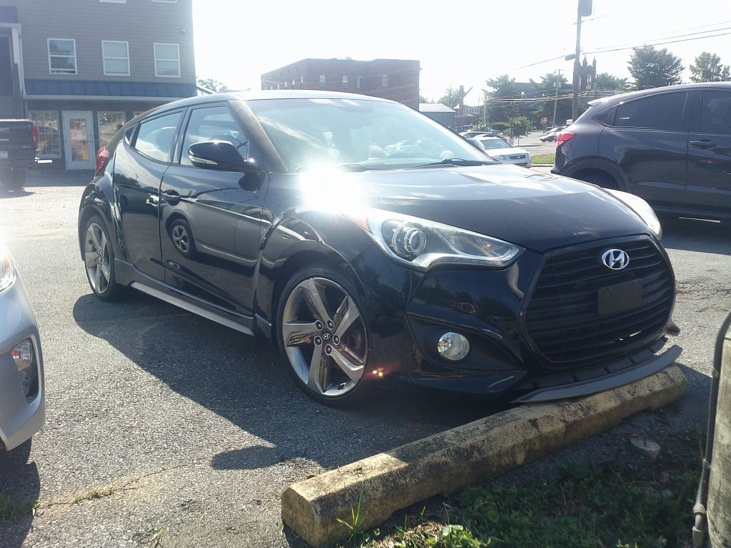 2013 Hyundai Veloster Image 2