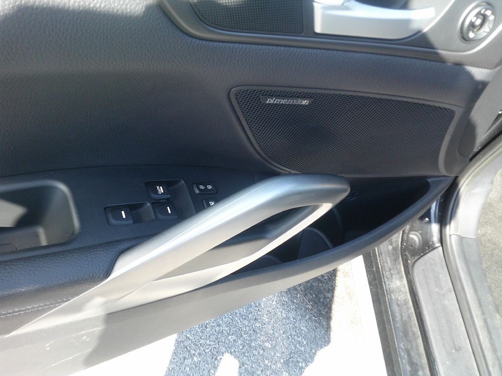 2013 Hyundai Veloster Image 6
