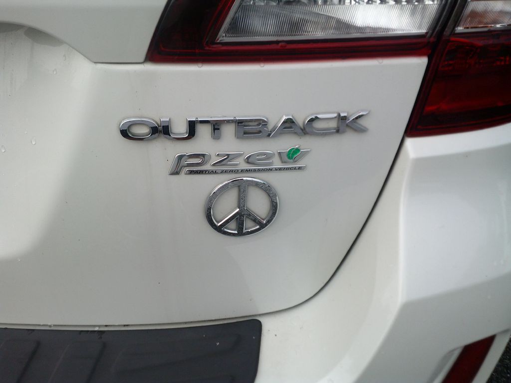 2017 Subaru Outback Image 17