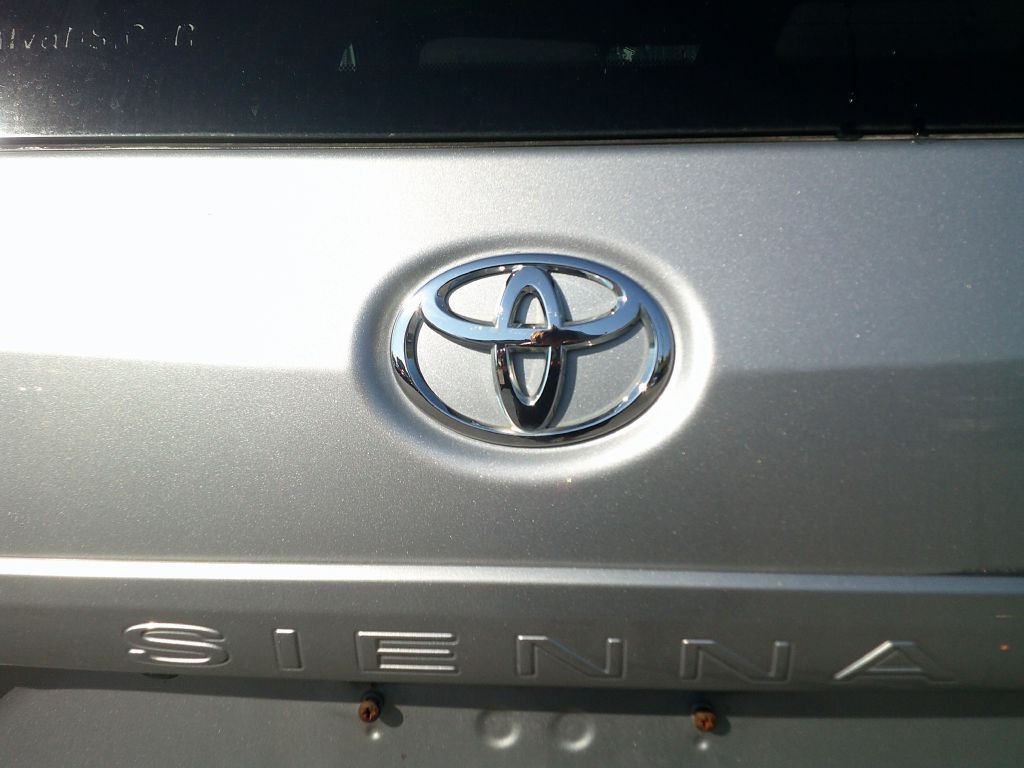2016 Toyota Sienna Image 22