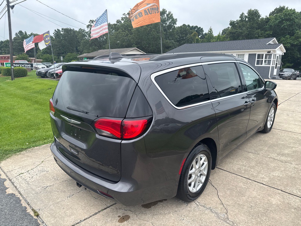 2020 Chrysler Voyager Image 11