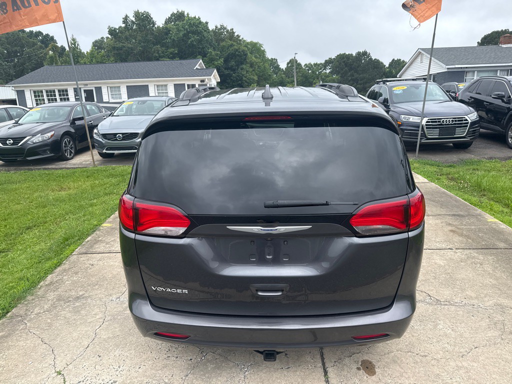 2020 Chrysler Voyager Image 12
