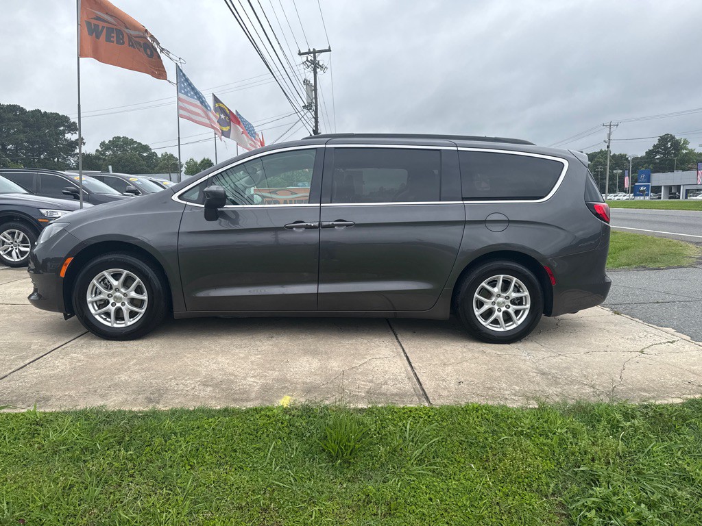 2020 Chrysler Voyager Image 14