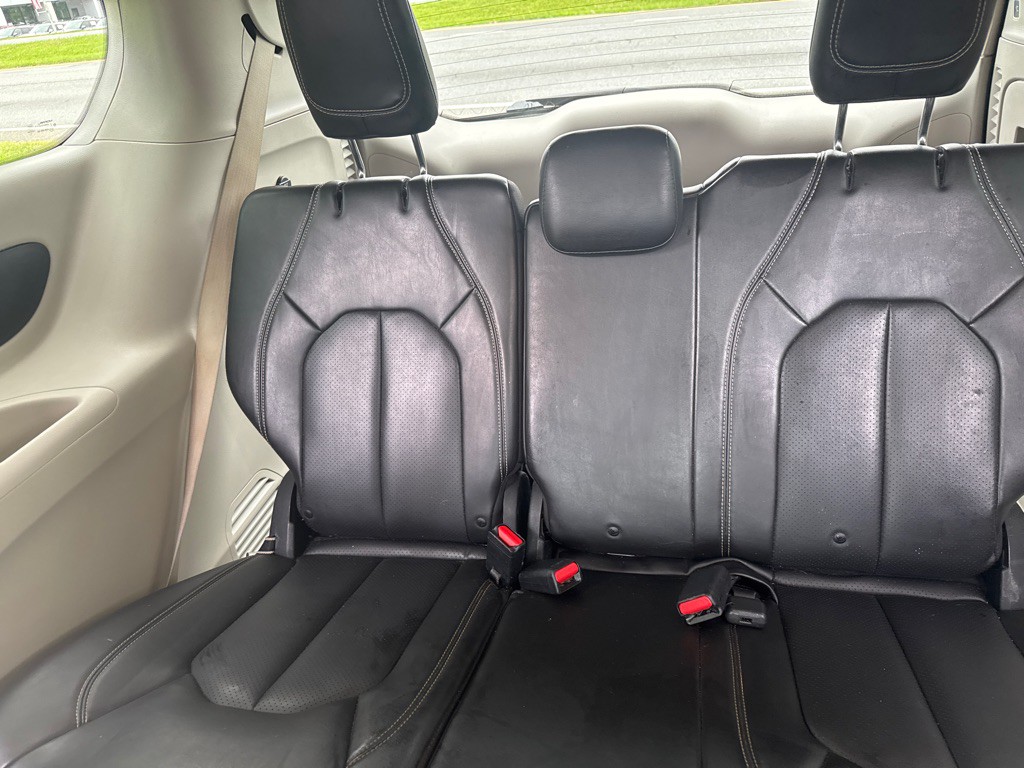 2020 Chrysler Voyager Image 18