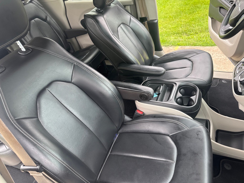 2020 Chrysler Voyager Image 21