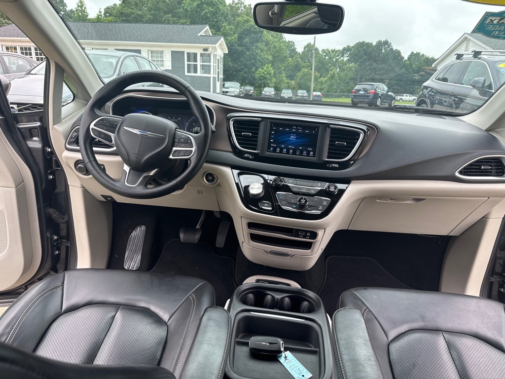 2020 Chrysler Voyager Image 22