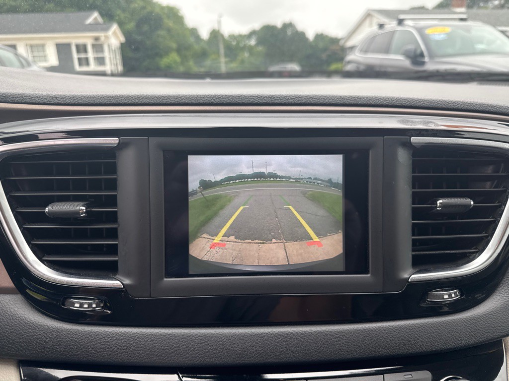2020 Chrysler Voyager Image 27