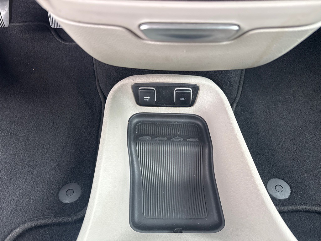 2020 Chrysler Voyager Image 29