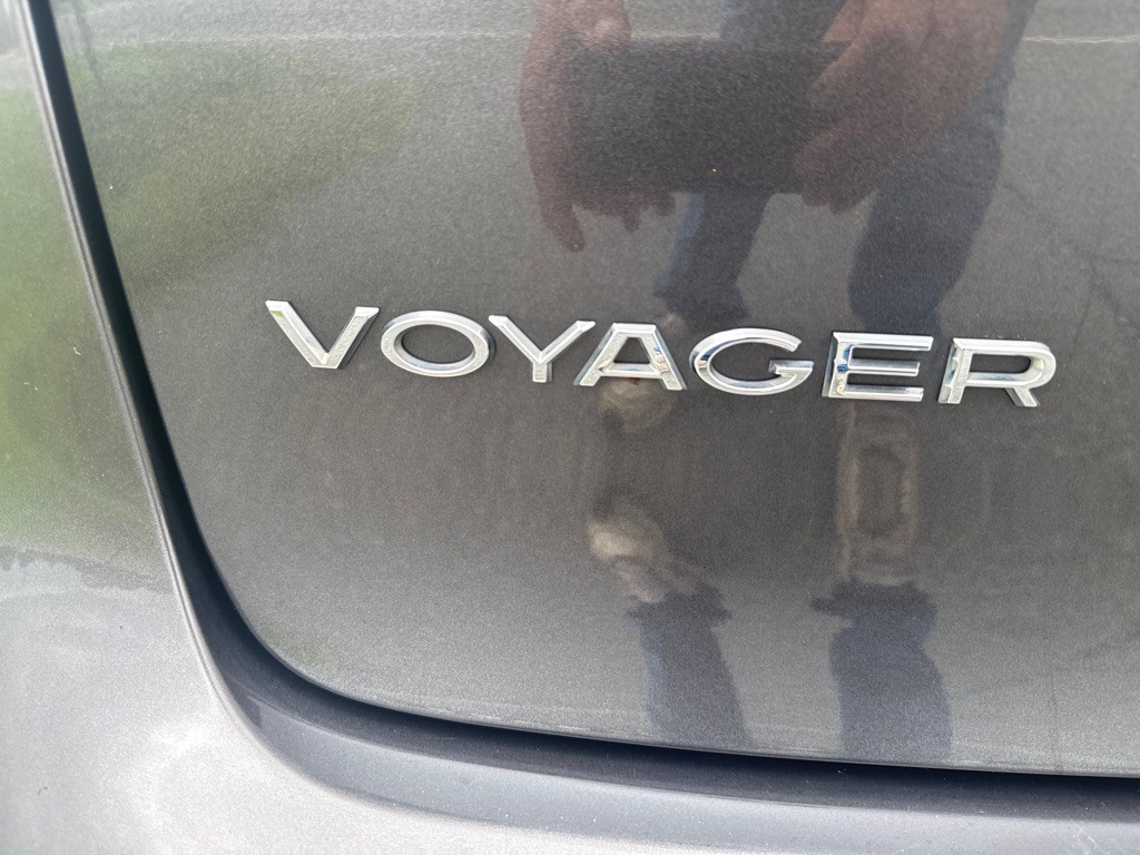2020 Chrysler Voyager Image 38