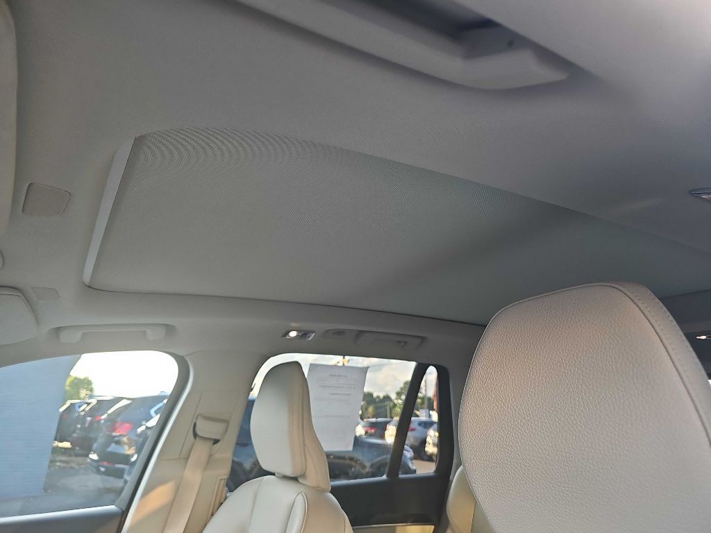 2019 Volvo XC90 Image 24