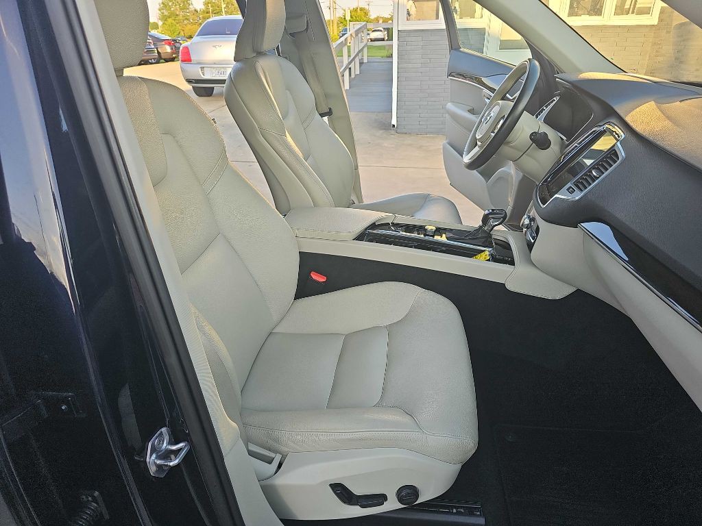 2019 Volvo XC90 Image 30