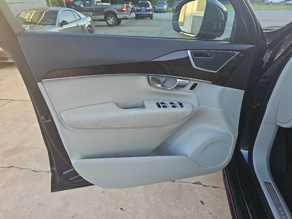 2019 Volvo XC90 Image 37