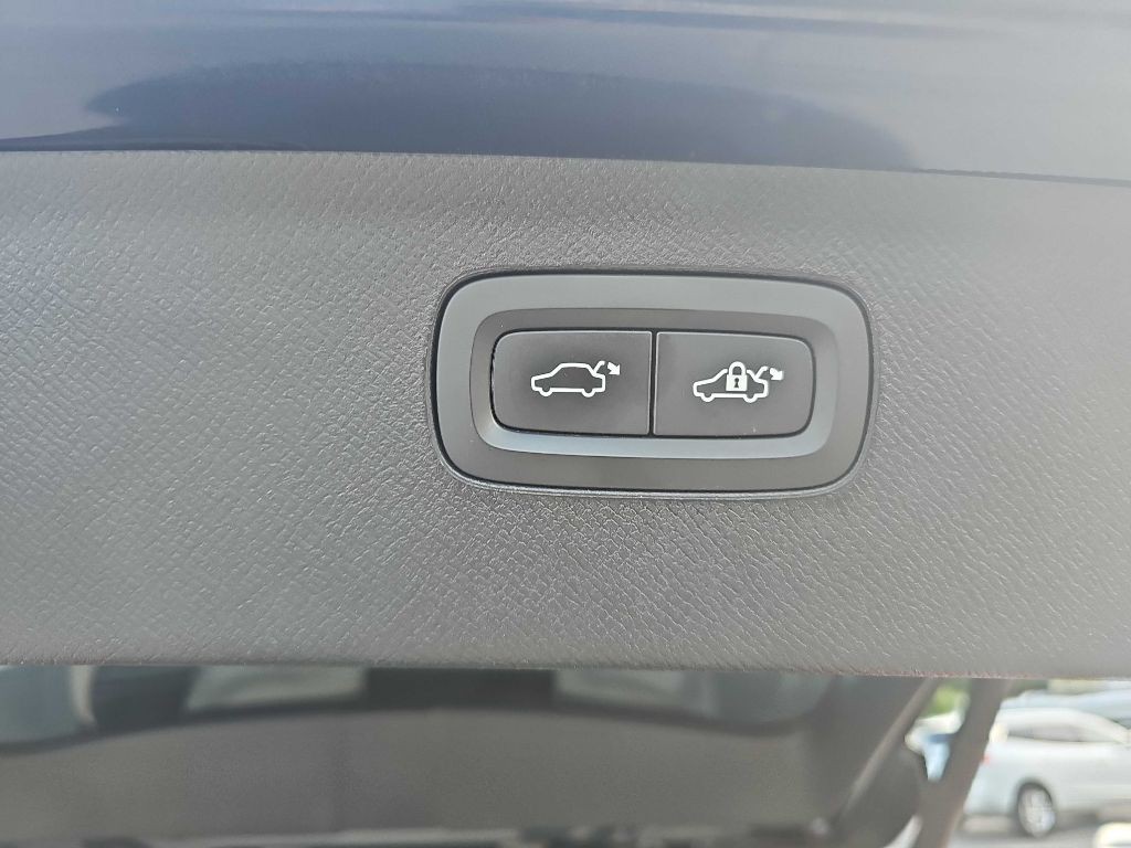 2019 Volvo XC90 Image 40