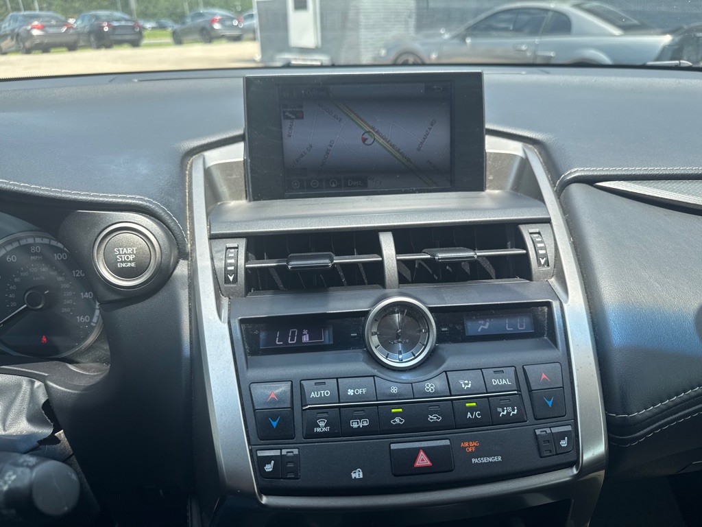 2017 Lexus NX Image 27