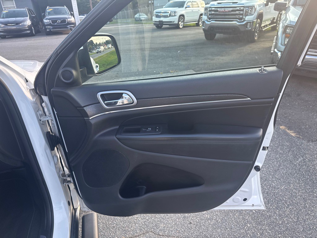 2018 Jeep Grand Cherokee Image 17