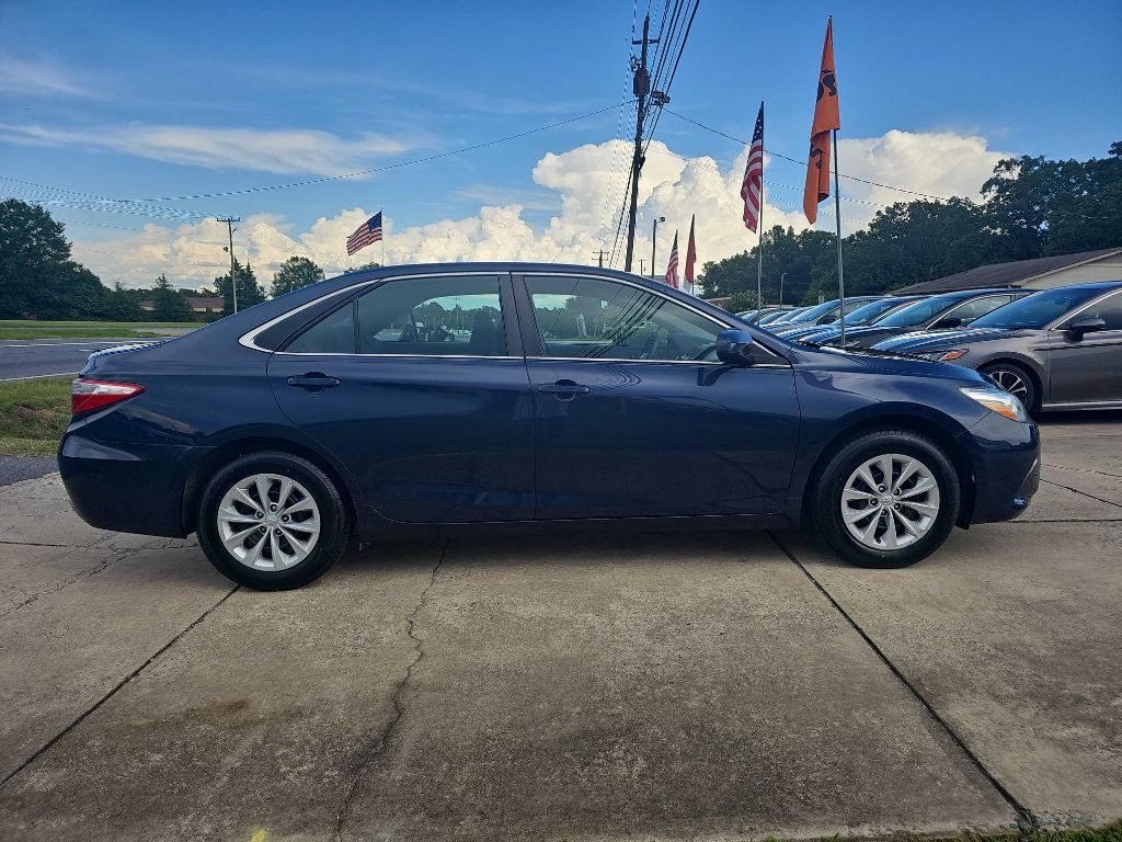 2015 Toyota Camry Image 8
