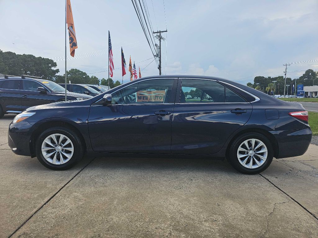 2015 Toyota Camry Image 9