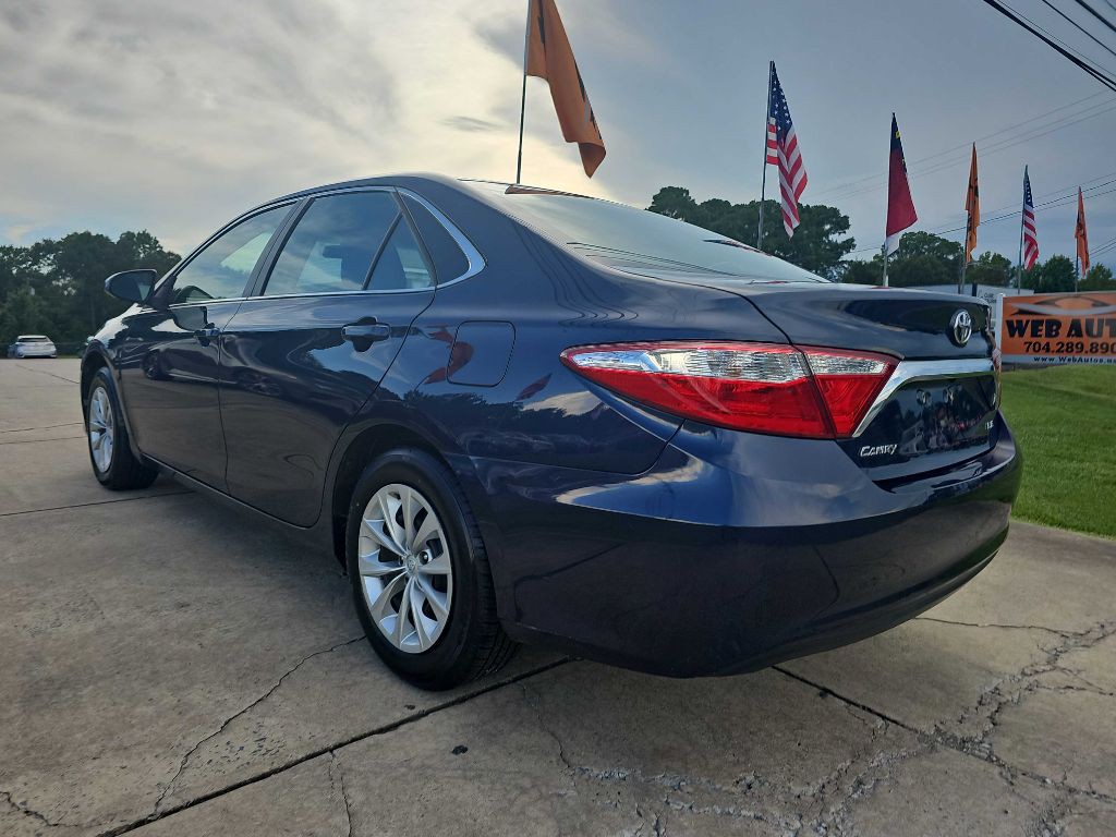 2015 Toyota Camry Image 10