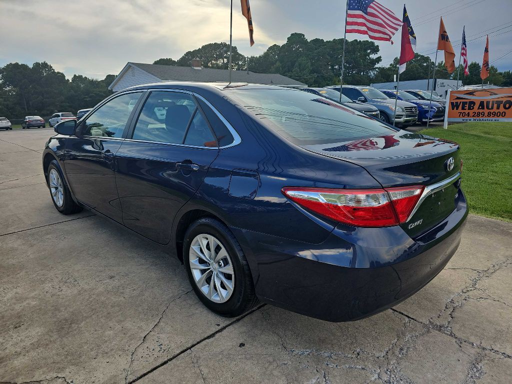 2015 Toyota Camry Image 11