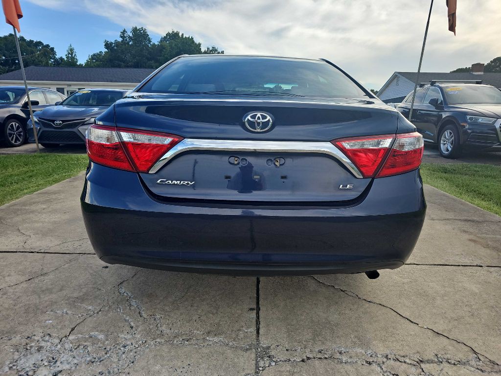 2015 Toyota Camry Image 12