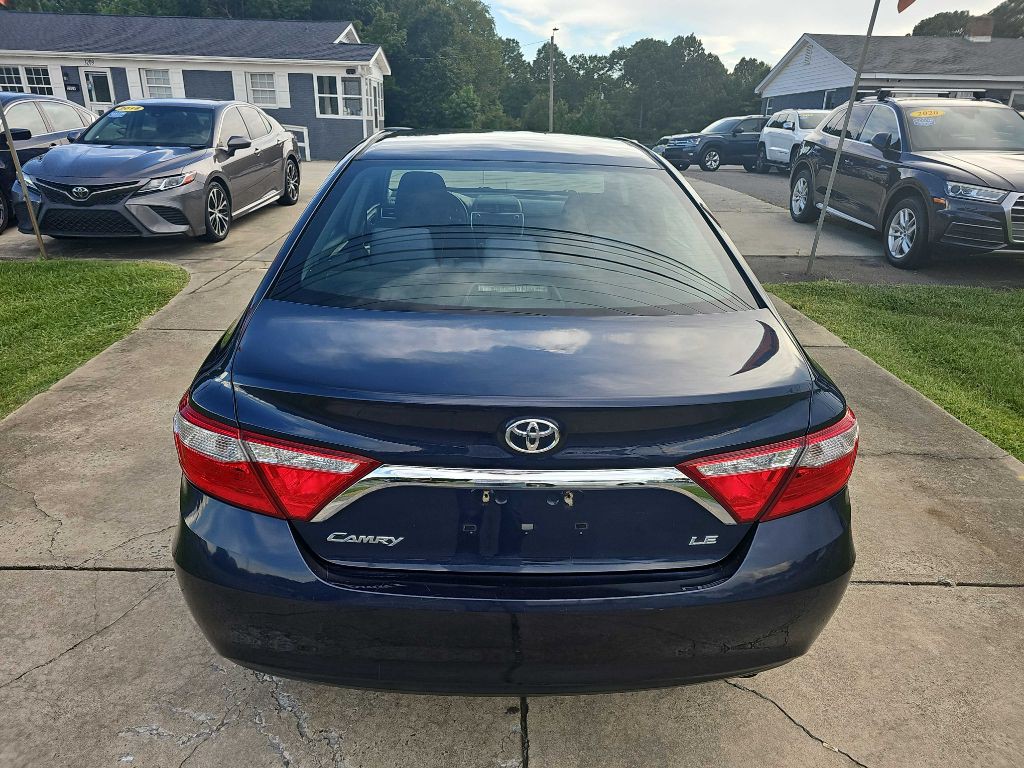 2015 Toyota Camry Image 19
