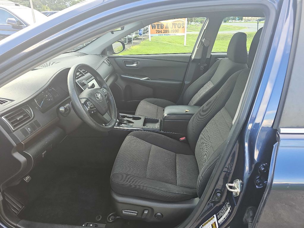 2015 Toyota Camry Image 20